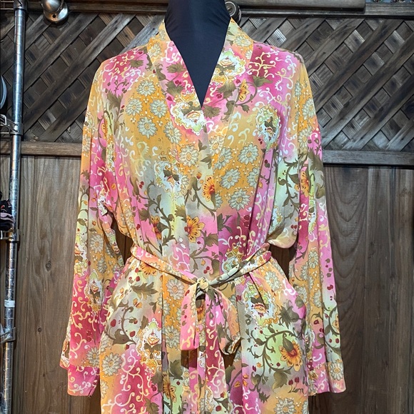 Victoria Secret Semi-Sheer Robe w/pockets - Picture 10 of 16